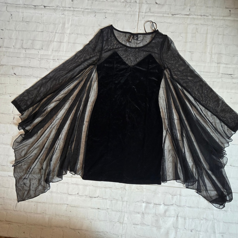 HM Black Velvet Mesh bat wing Cape Sleeve Mini Dress Gothic Sz 6 new years party